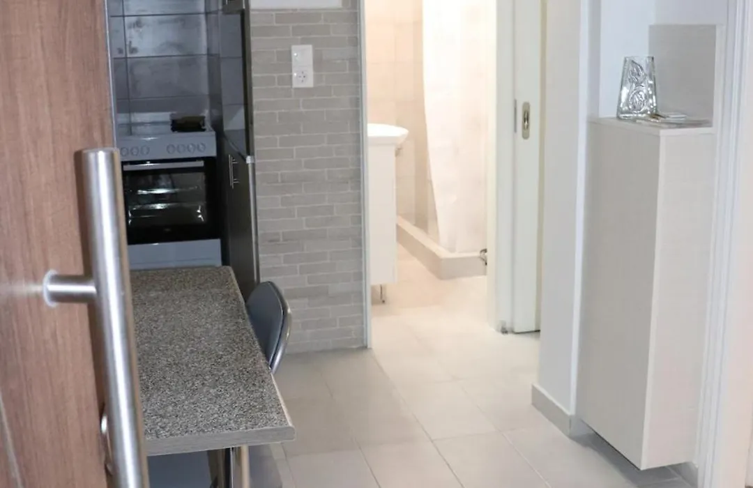 Cozy Mirror Apartment-1