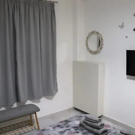 Cozy Mirror Apartment-2